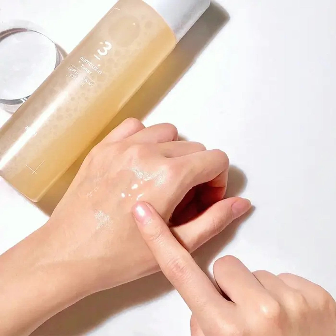 numbuzin No.3 Super Glowing Essence Toner